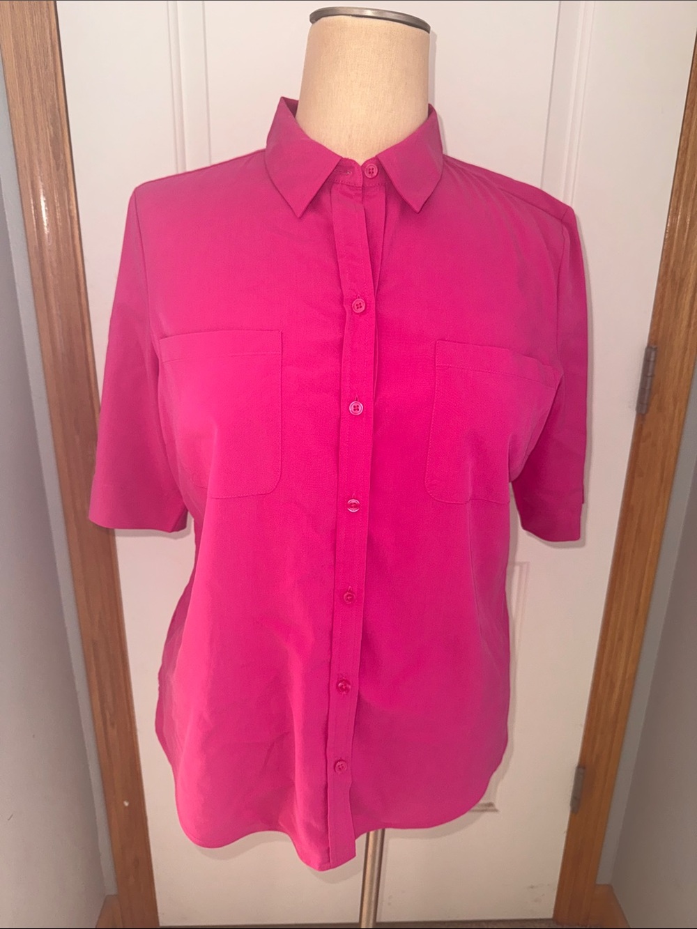 CHICOS-Bright Fuchsia Button-Up Short Sleeve Blouse-SZ 2